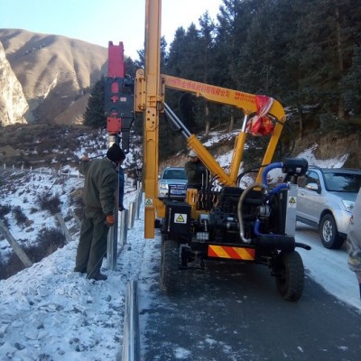 液压式小型护栏打桩机 高效率轮胎式公路打桩机 钻孔机 拔桩机